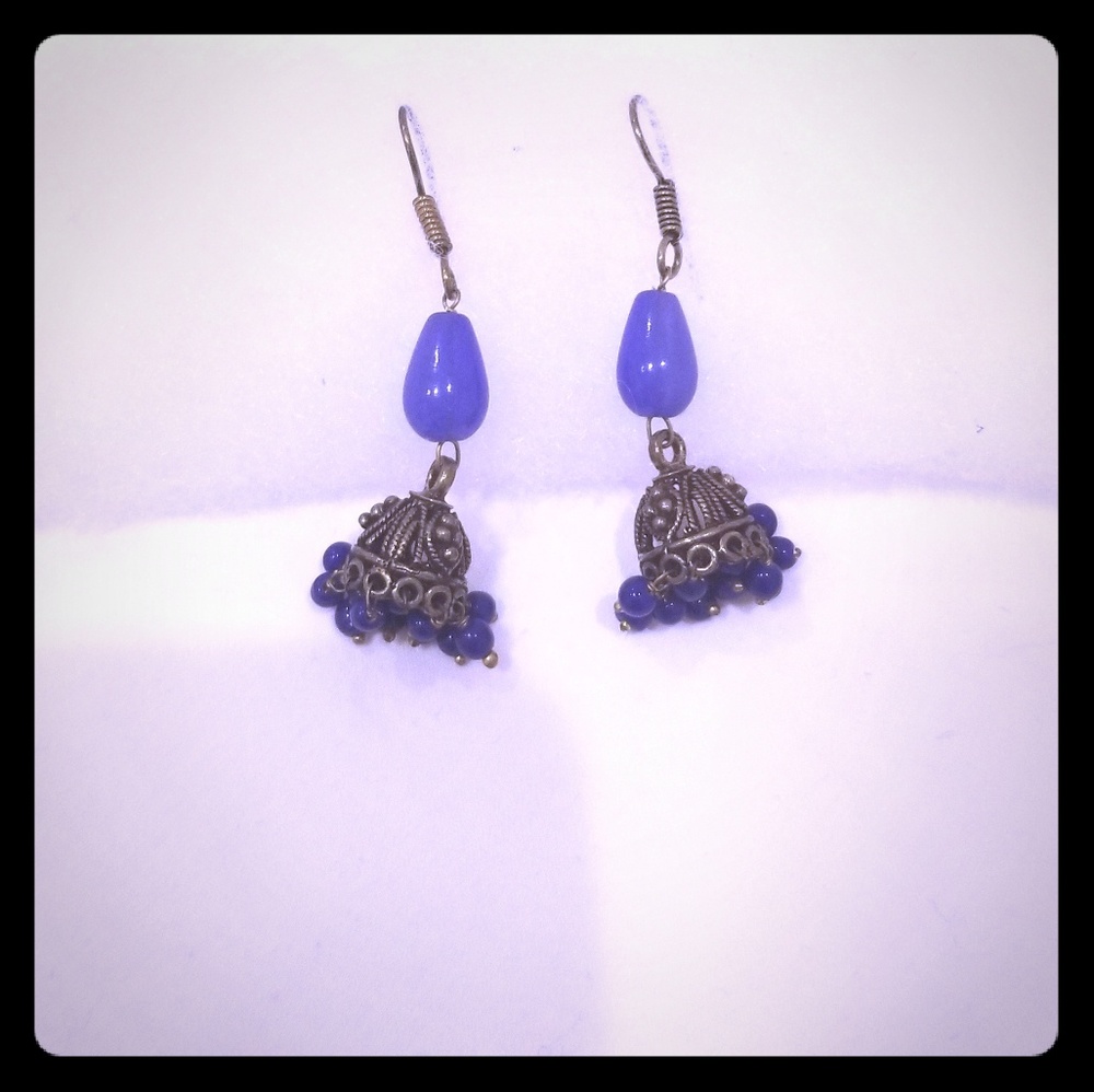 NWOT Dangling earrings